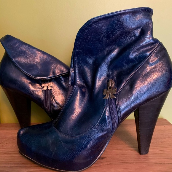 Dollhouse navy booties - Picture 1 of 11